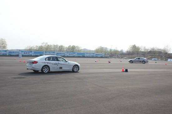 BMW 3行动